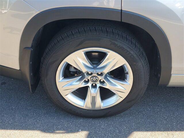 used 2016 Toyota Highlander car, priced at $20,700