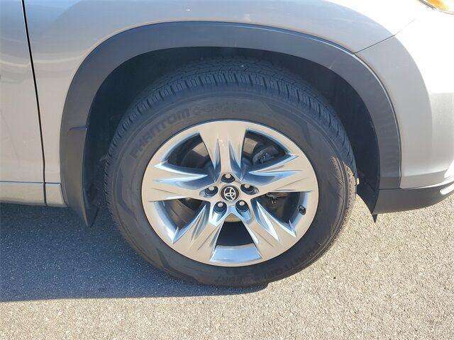 used 2016 Toyota Highlander car, priced at $20,700