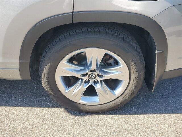 used 2016 Toyota Highlander car, priced at $20,700