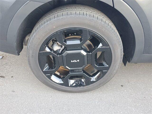 used 2024 Kia Sorento car, priced at $39,900