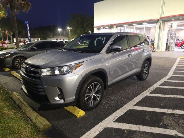 used 2019 Toyota Highlander car, priced at $21,500