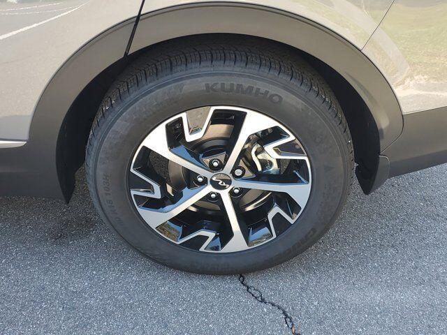 new 2025 Kia Sportage car, priced at $31,027