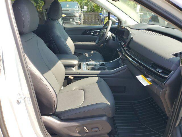 new 2025 Kia Carnival Hybrid car, priced at $51,899