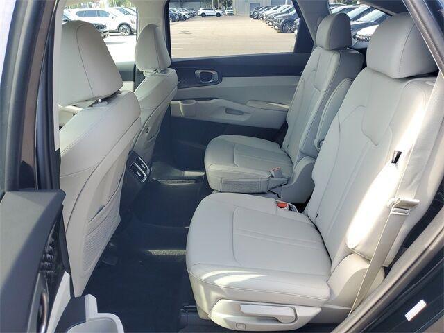 new 2025 Kia Sorento car, priced at $33,400