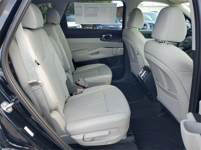 new 2025 Kia Sorento car, priced at $33,400
