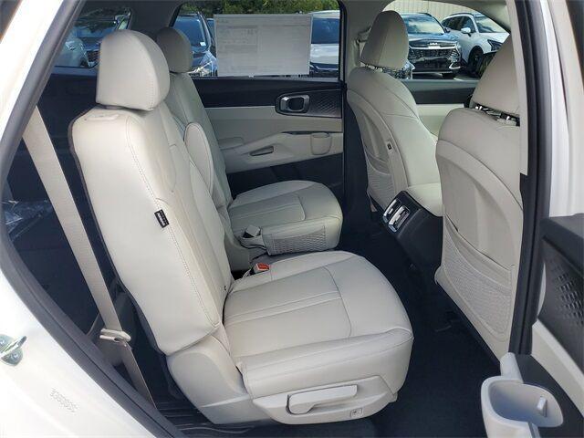new 2025 Kia Sorento Hybrid car, priced at $36,995