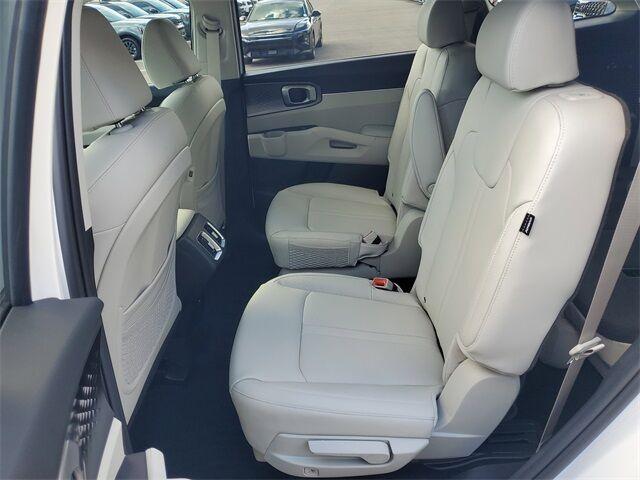 new 2025 Kia Sorento Hybrid car, priced at $36,995