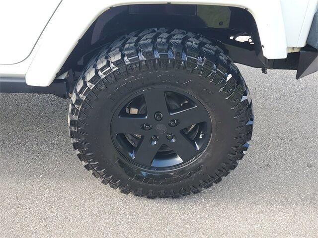 used 2015 Jeep Wrangler Unlimited car, priced at $17,900