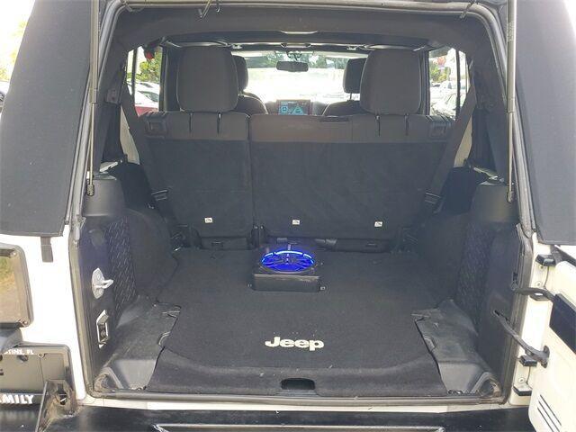 used 2015 Jeep Wrangler Unlimited car, priced at $17,900