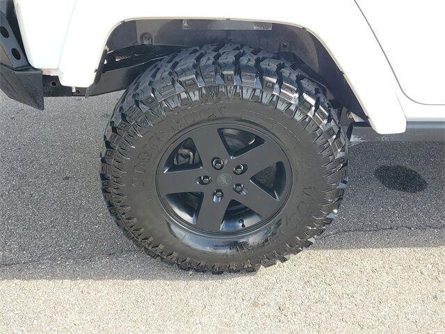 used 2015 Jeep Wrangler Unlimited car, priced at $17,900