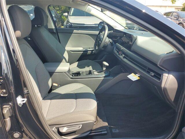 new 2025 Kia K4 car, priced at $23,261