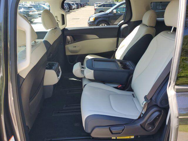 new 2025 Kia Carnival Hybrid car, priced at $48,099