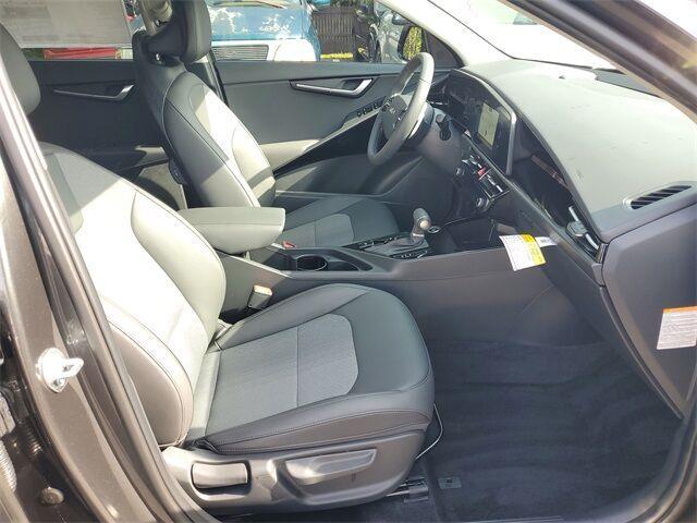 new 2025 Kia Niro car, priced at $28,735