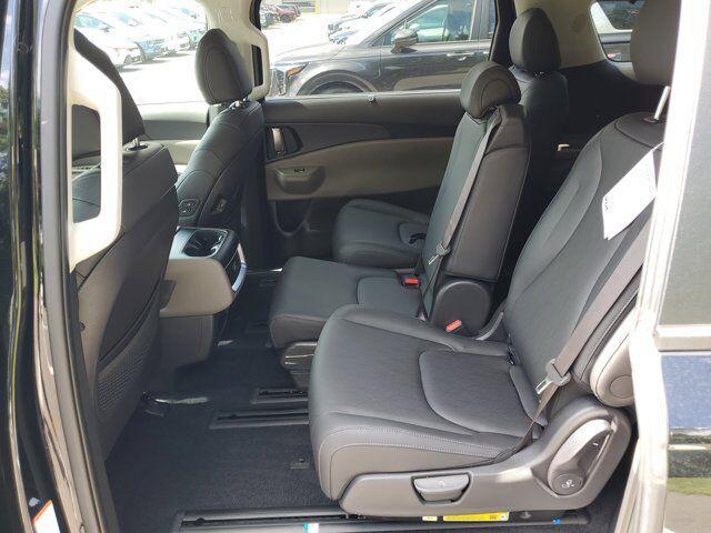 new 2025 Kia Carnival car, priced at $40,927