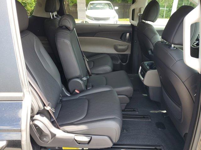 new 2025 Kia Carnival car, priced at $40,927