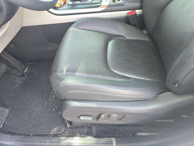 used 2024 Kia Carnival car, priced at $36,400