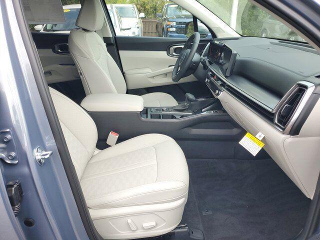 new 2025 Kia Sorento car, priced at $39,007