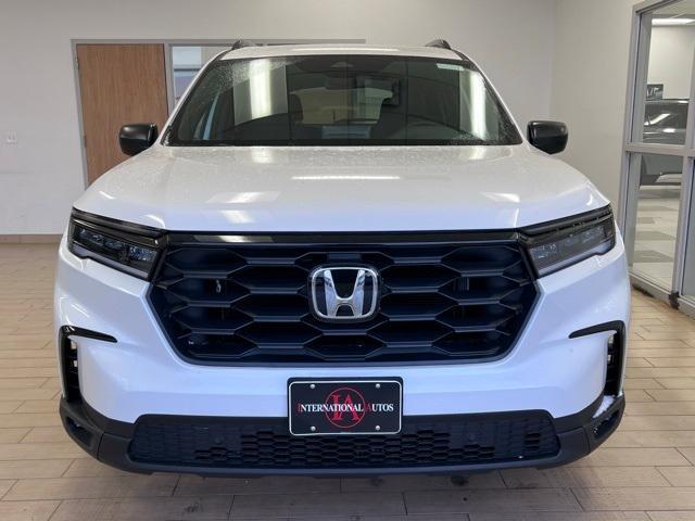 new 2025 Honda Pilot car, priced at $44,580