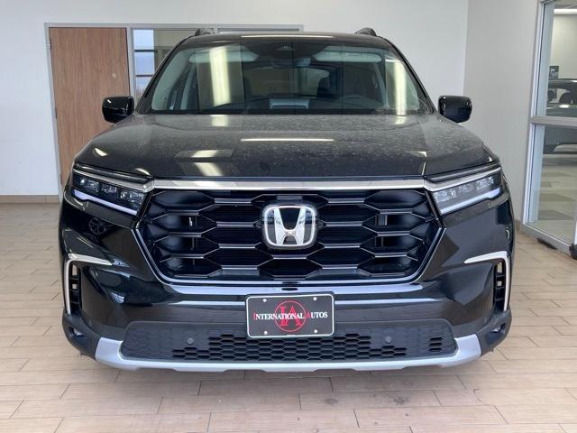 new 2025 Honda Pilot car, priced at $48,995