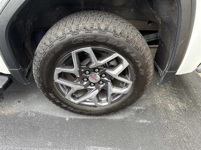 used 2023 GMC Sierra 1500 car, priced at $42,888