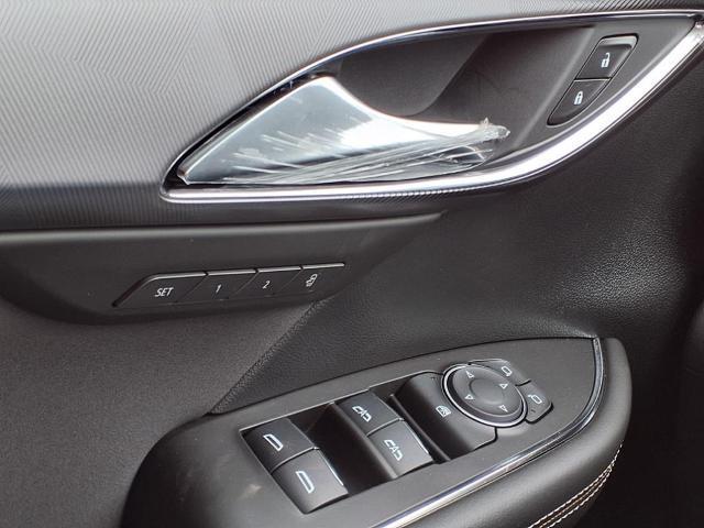 new 2025 Buick Envision car, priced at $40,857