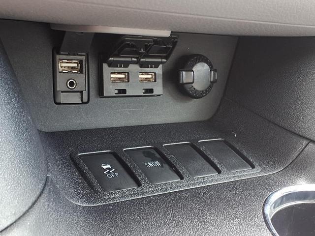 used 2019 Toyota Highlander car, priced at $27,995