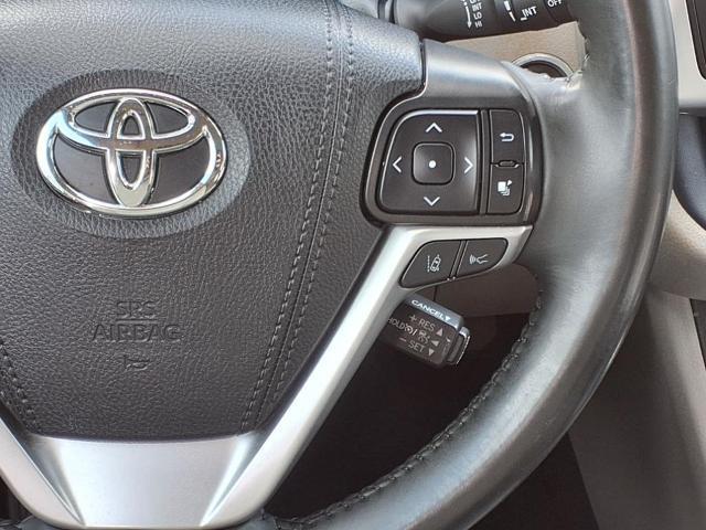 used 2019 Toyota Highlander car, priced at $27,995