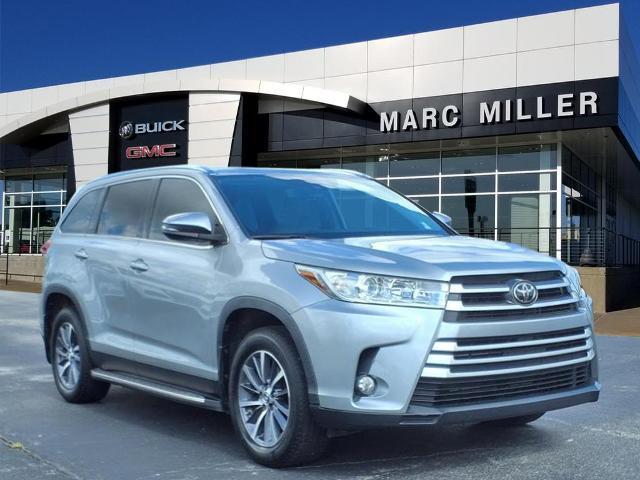 used 2019 Toyota Highlander car, priced at $27,995