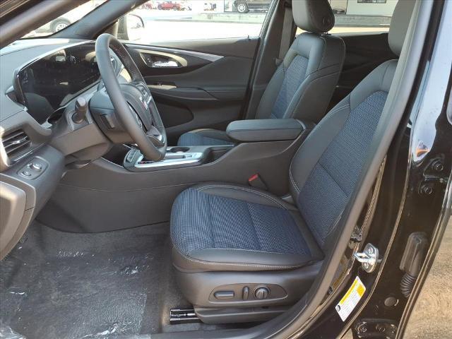 new 2025 Buick Envista car, priced at $23,935