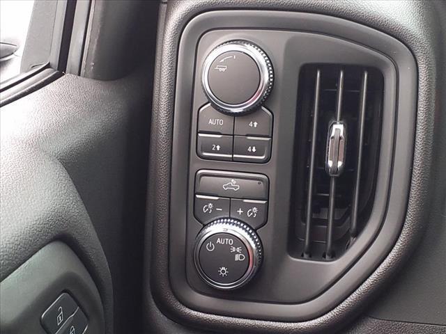 new 2025 GMC Sierra 1500 car, priced at $42,025