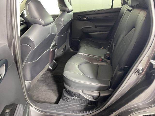 used 2021 Toyota Highlander Hybrid car, priced at $37,499