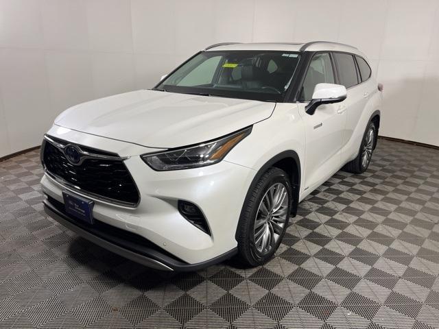used 2020 Toyota Highlander Hybrid car, priced at $38,499