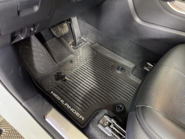 used 2020 Toyota Highlander Hybrid car, priced at $38,499