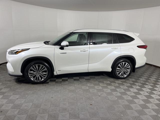 used 2020 Toyota Highlander Hybrid car, priced at $38,499