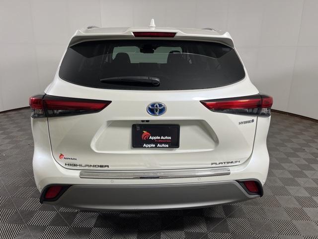 used 2020 Toyota Highlander Hybrid car, priced at $38,499