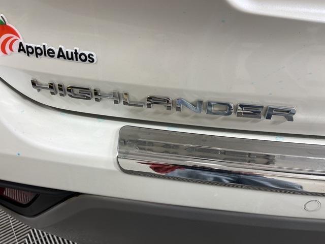 used 2020 Toyota Highlander Hybrid car, priced at $38,499