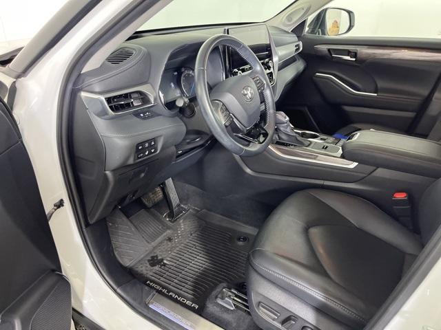 used 2020 Toyota Highlander Hybrid car, priced at $38,499