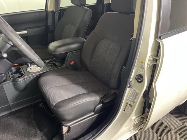 used 2010 Mitsubishi Endeavor car, priced at $3,999