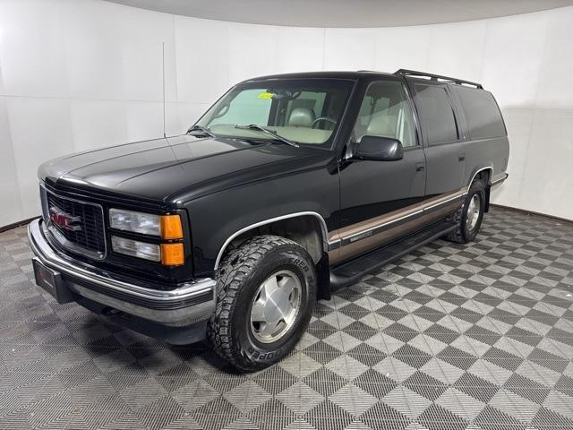 used 1997 GMC Suburban car, priced at $5,999