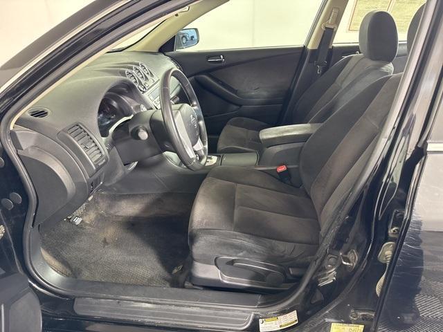 used 2009 Nissan Altima car, priced at $4,999