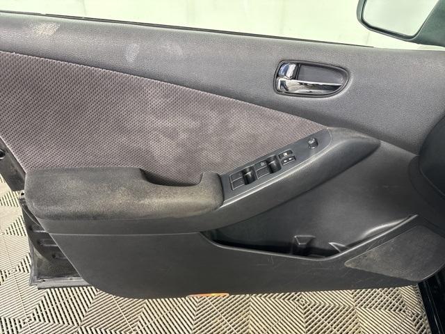 used 2009 Nissan Altima car, priced at $4,999
