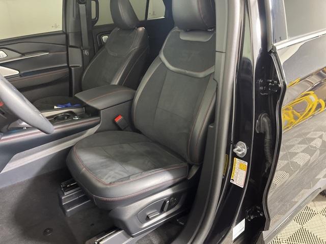 used 2025 Ford Explorer car, priced at $55,999