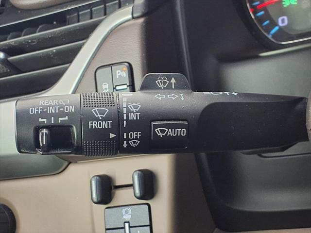 used 2015 Chevrolet Suburban car, priced at $21,204