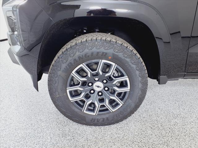 new 2025 Chevrolet Colorado car, priced at $44,570