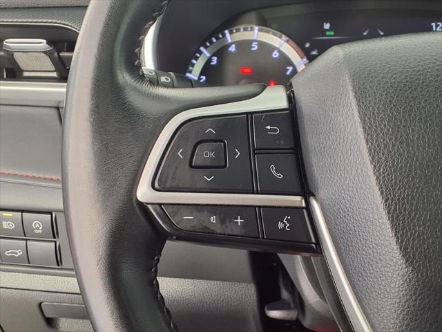 used 2023 Toyota Highlander car, priced at $42,649
