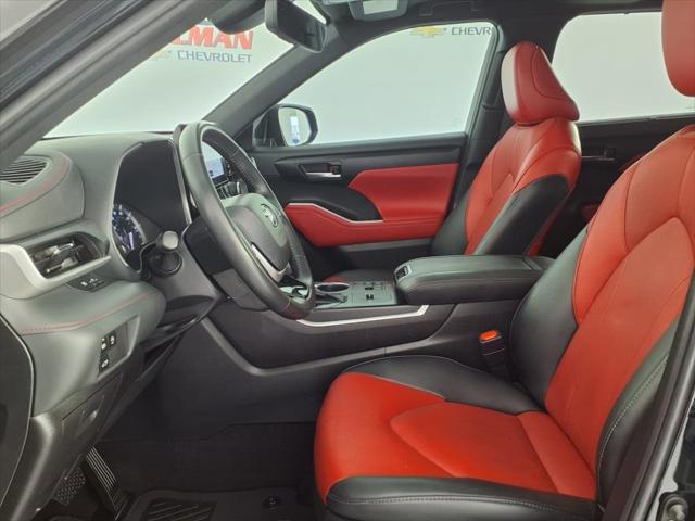 used 2023 Toyota Highlander car, priced at $42,649