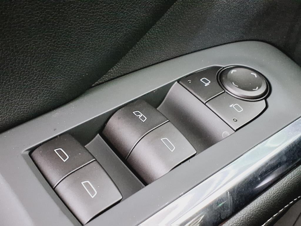 new 2026 Chevrolet Traverse car, priced at $42,420