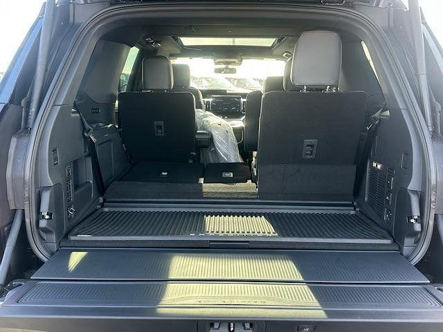 new 2025 Ford Expedition car, priced at $81,615