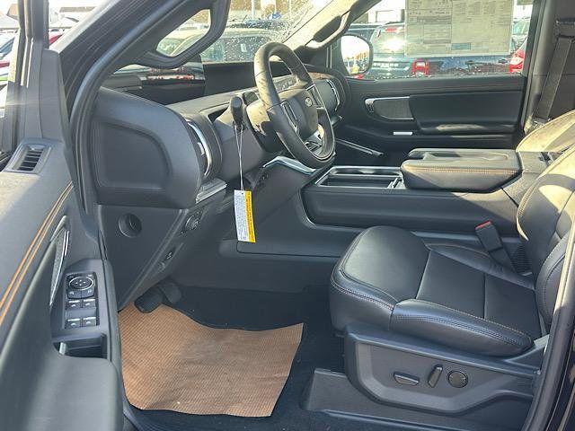 new 2025 Ford Expedition car, priced at $81,615