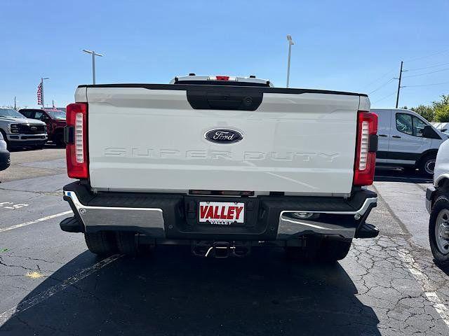 new 2025 Ford F-450 car, priced at $73,810